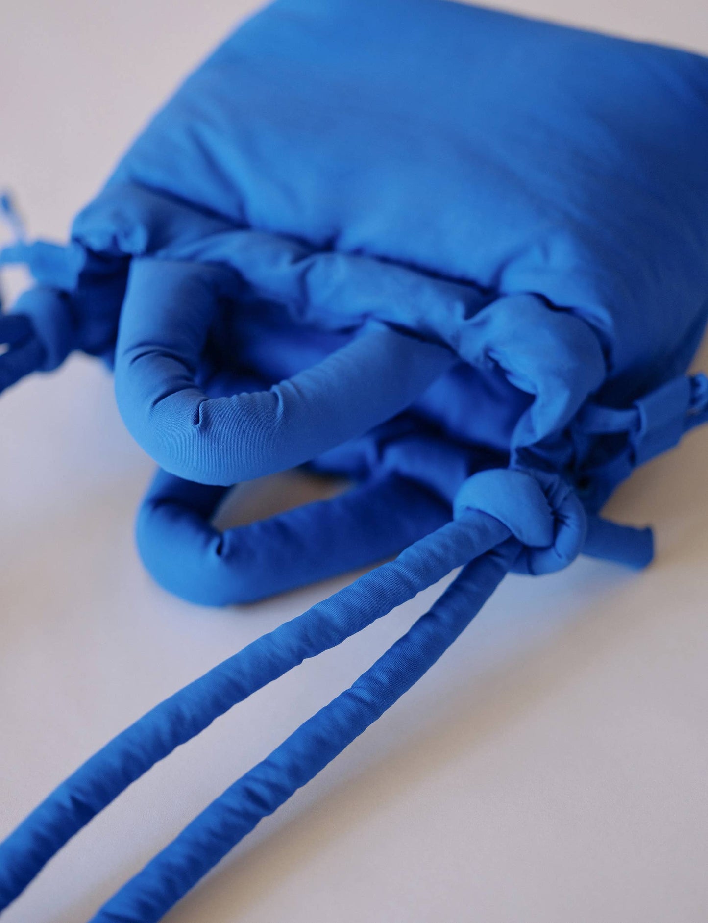 Micro Ona Soft Bag: Cobalt blue