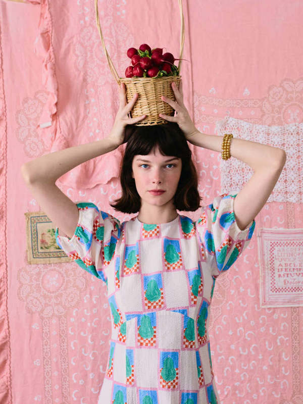 Simple Pear pattern puff sleeve dress