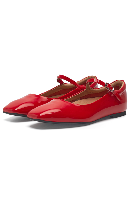 Maya patent ballet shoe